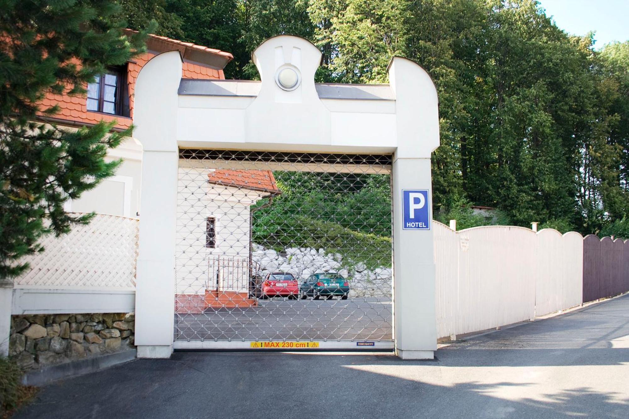 Hotel Zámeček Pod Hradem Starý Jičín Exterior foto