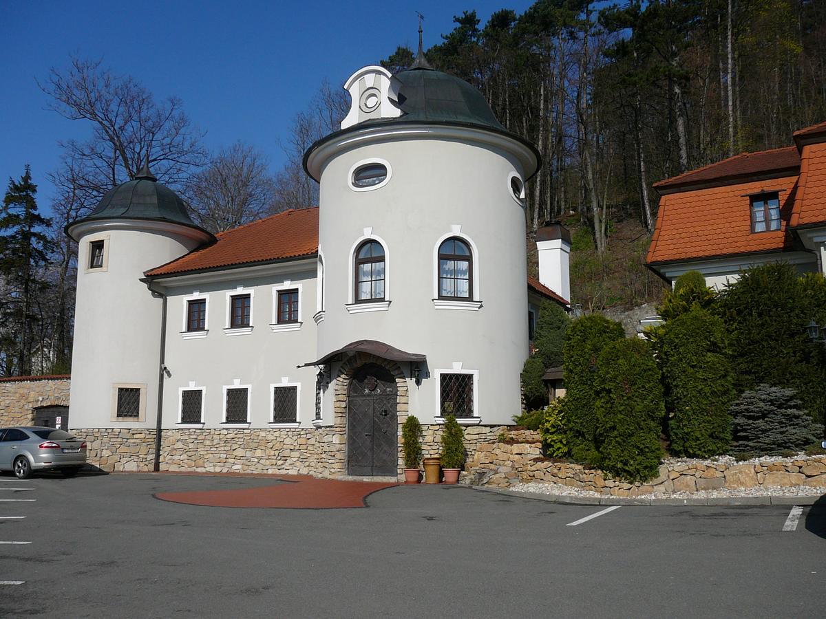Hotel Zámeček Pod Hradem Starý Jičín Exterior foto